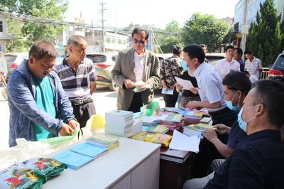 陽新縣開展“送農資、送政策、送技術”下基層活動，同步提供法律咨詢助力鄉村振興